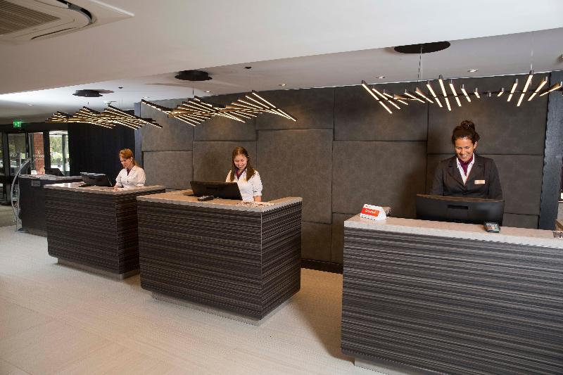 Crowne Plaza Basingstoke - Lobi