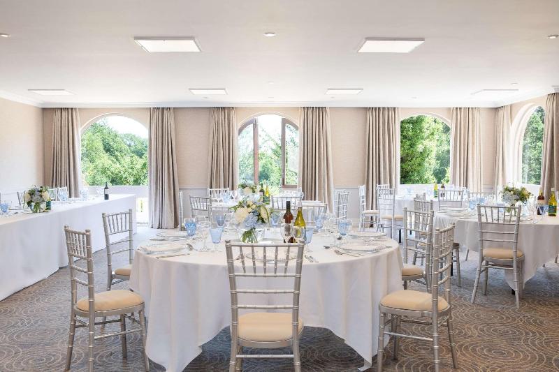 Hilton Cobham - Toplantı