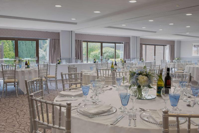 Hilton Cobham - Toplantı