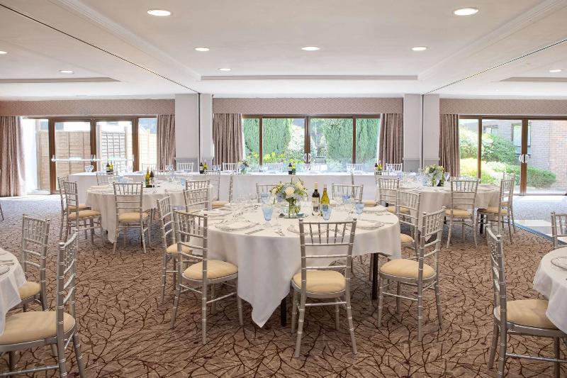 Hilton Cobham - Toplantı