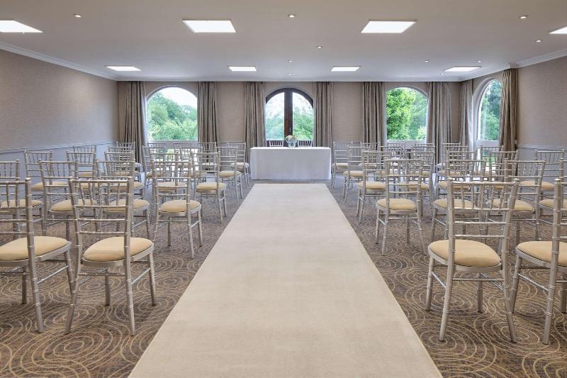 Hilton Cobham - Toplantı