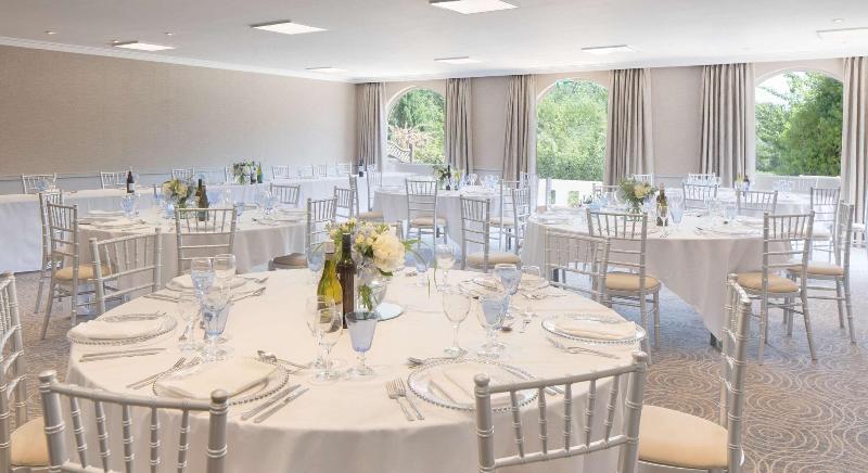 Hilton Cobham - Toplantı