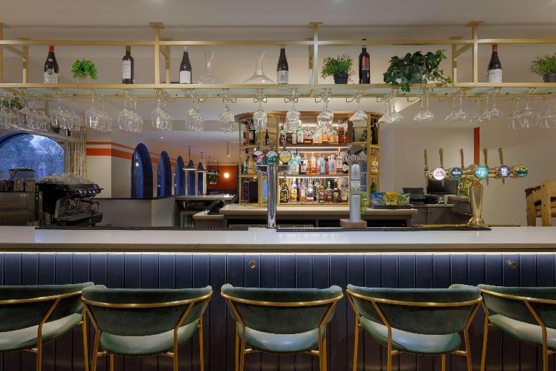 Hilton Cobham - Genel