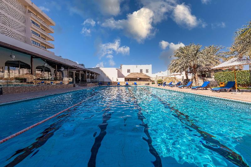 Radisson Blu Hotel & Resort, Al Ain - Havuz