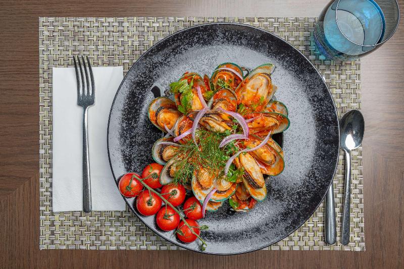 Radisson Blu Hotel & Resort, Al Ain - Restoran