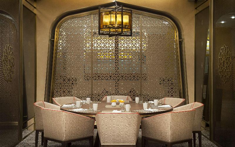 Radisson Blu Hotel & Resort, Al Ain - Restoran