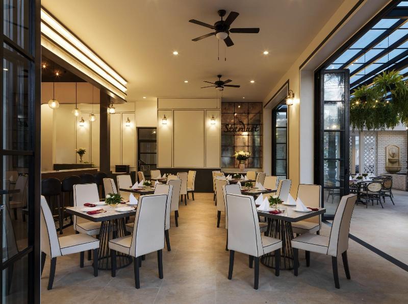 Chanalai Romantica Resort - Restoran