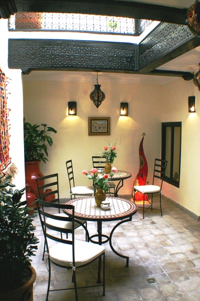 Riad Carina - Genel