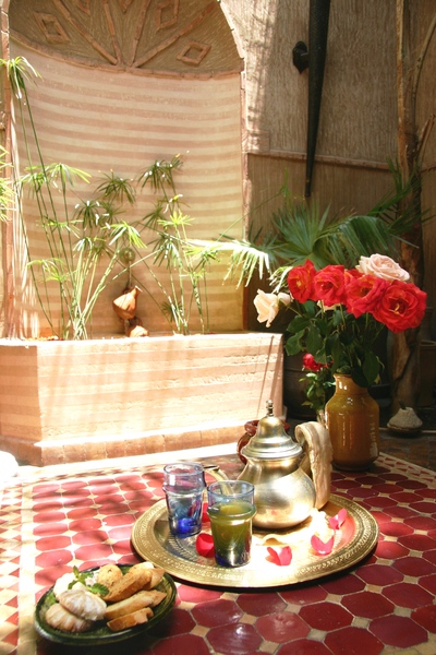 Riad Carina - Genel