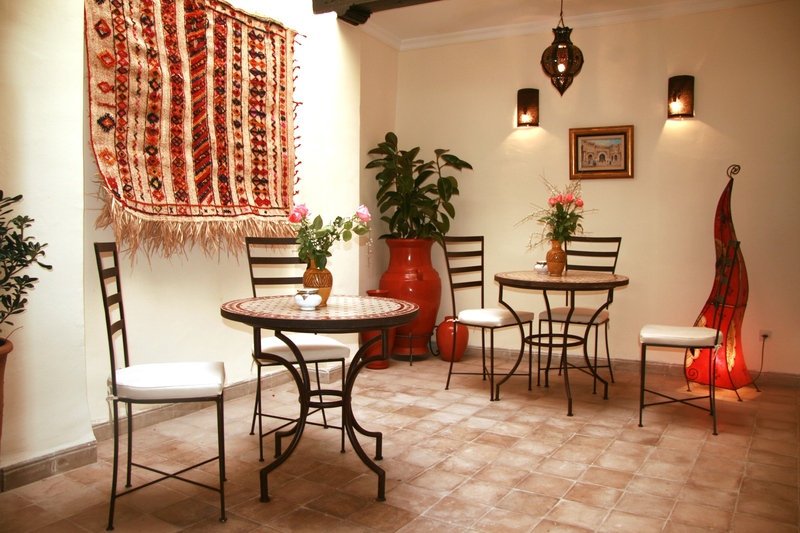 Riad Carina - Genel