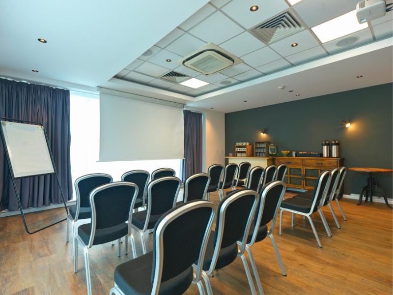B&B HOTEL Warrington - Toplantı