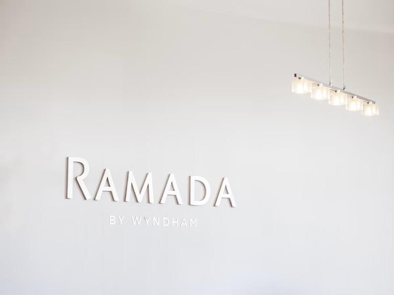 The Ramada by Wyndham Belfast - Lobi