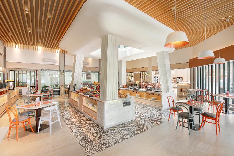 HARRIS Hotel Kuta Tuban Bali - Restoran