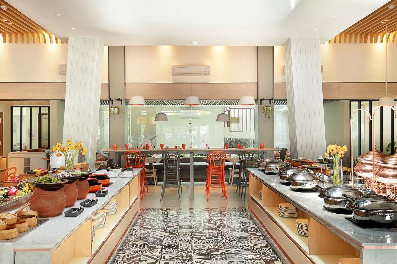 HARRIS Hotel Kuta Tuban Bali - Restoran