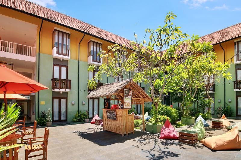 HARRIS Hotel Kuta Tuban Bali - Teras