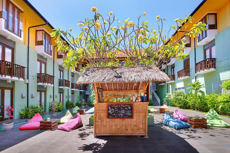HARRIS Hotel Kuta Tuban Bali - Teras
