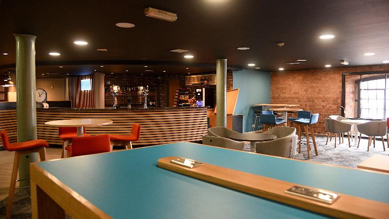 Holiday Inn Express Liverpool - Albert Dock - Bar