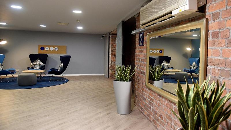 Holiday Inn Express Liverpool - Albert Dock - Lobi