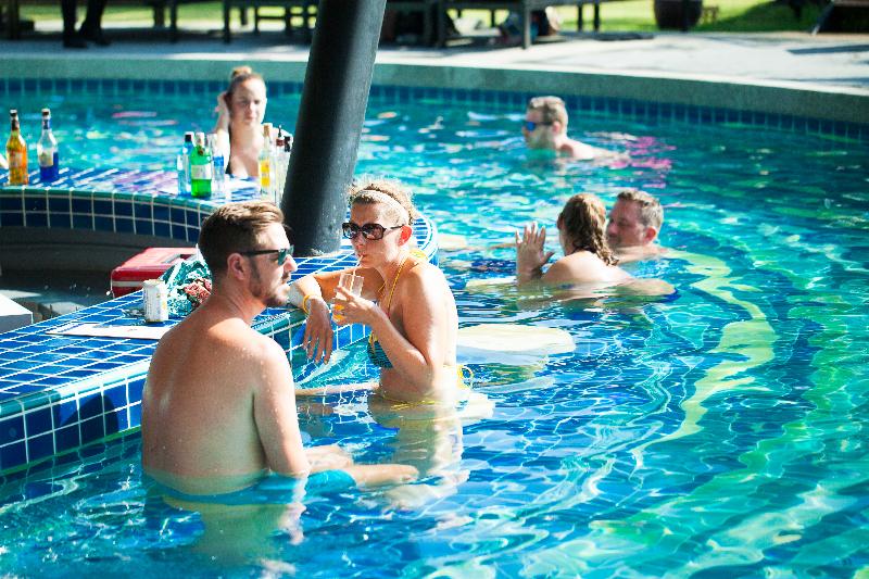 Holiday Ao Nang Beach Resort, Krabi - Havuz