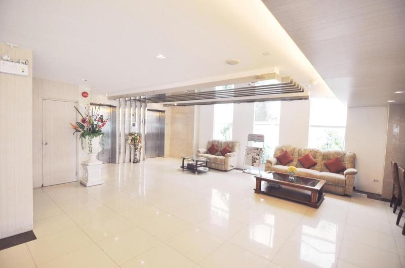 Centric Palace Hotel - Lobi