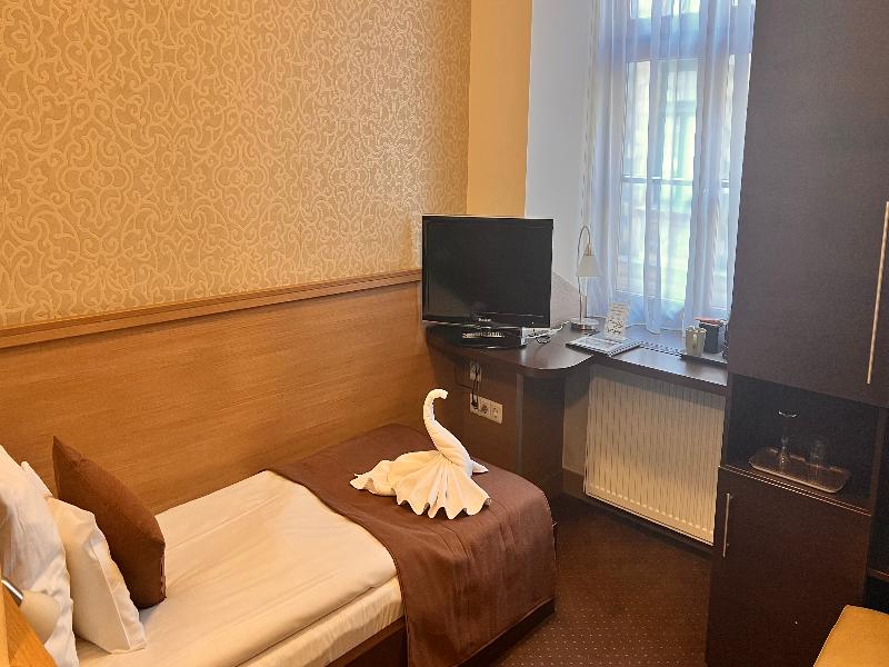 Central Hotel 21 - Oda