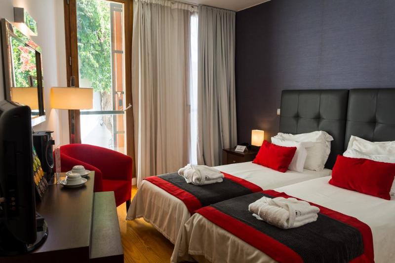 Arts In Hotel Conde Carvalhal - Oda