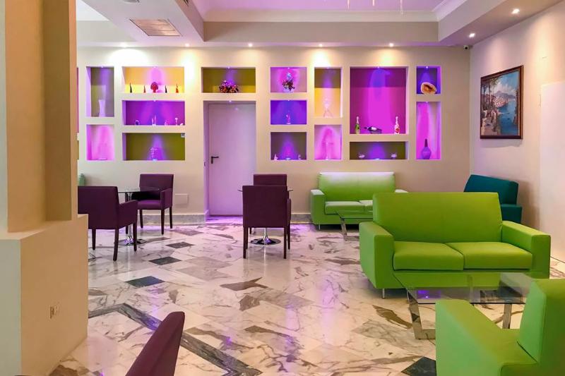 Club Sorrento - Genel