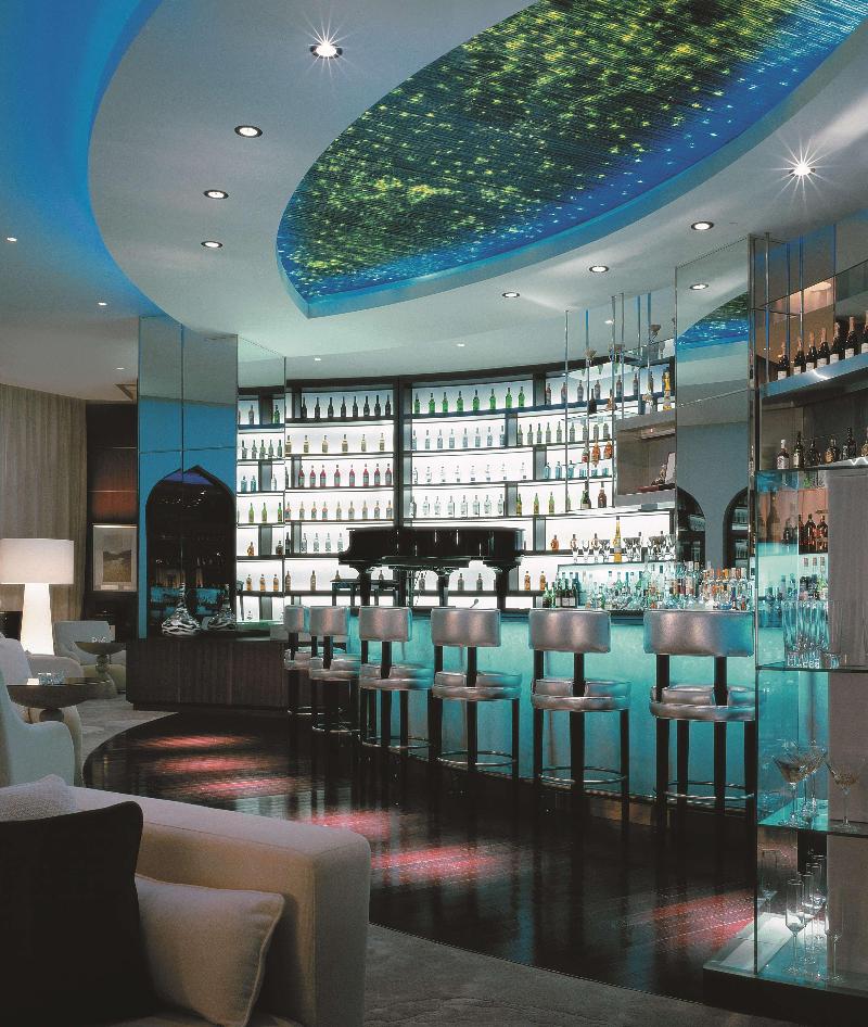 Doubletree by Hilton Muscat Al Waha - Bar
