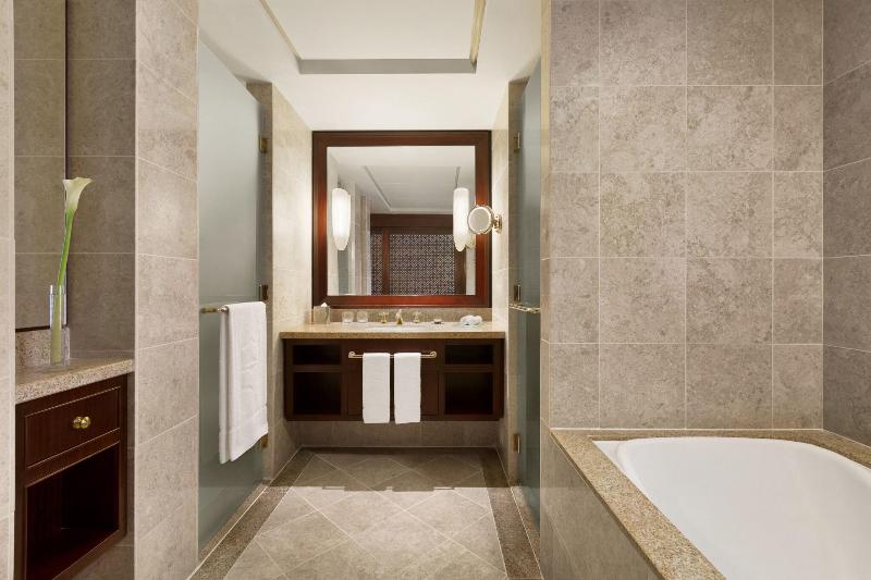 Al Husn Hotel Muscat - Oda