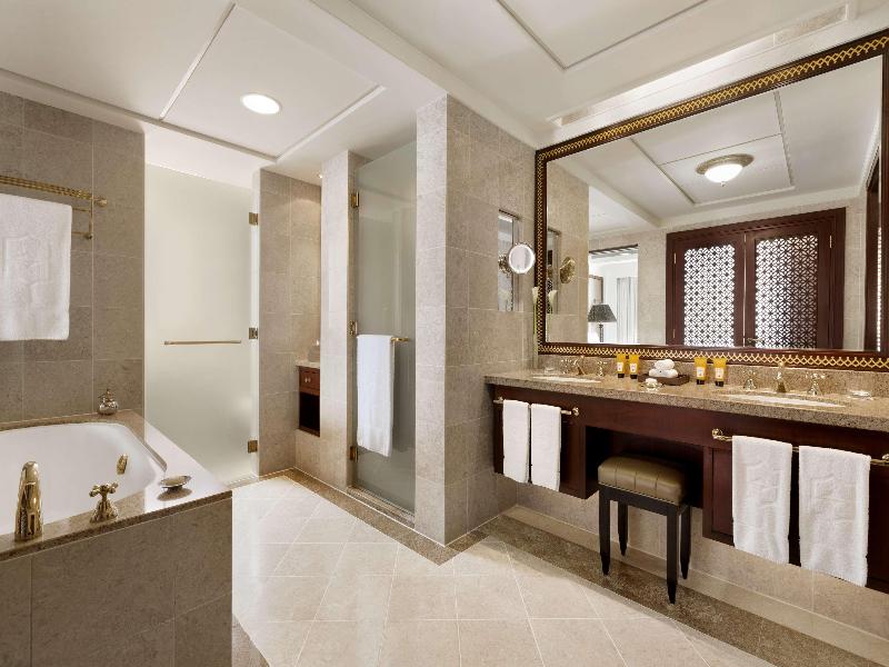 Al Husn Hotel Muscat - Oda