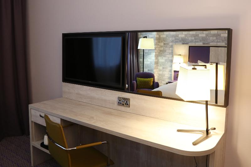Leonardo Hotel Swindon - Oda