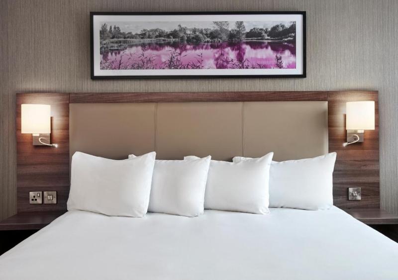 Leonardo Hotel Swindon - Oda