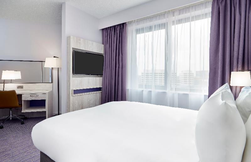 Leonardo Hotel Swindon - Oda