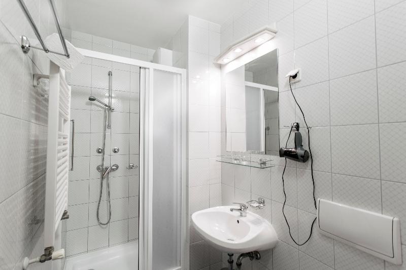 Corvin Hotel Budapest-Sissi wing - Oda