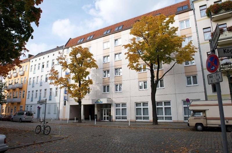 Good Morning Berlin City West - Genel