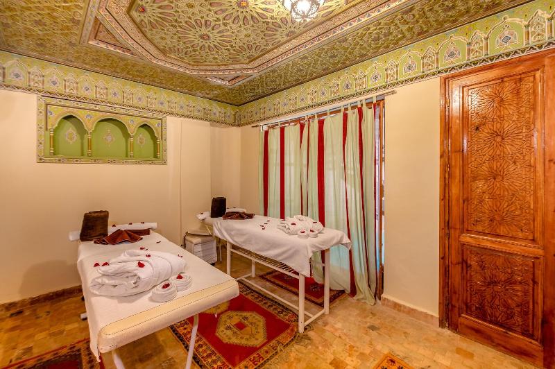 Riad Amina - Aktivite