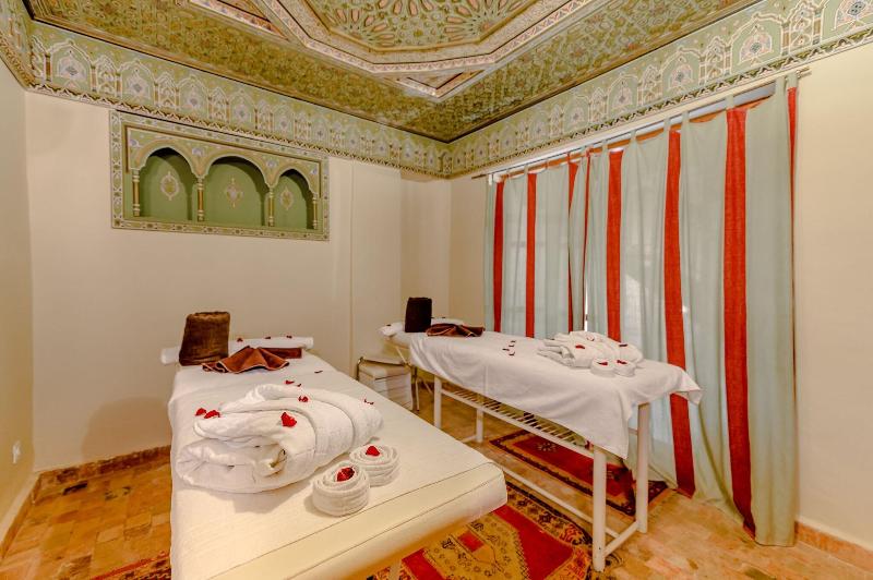 Riad Amina - Aktivite