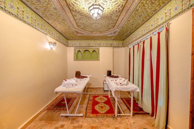 Riad Amina - Aktivite