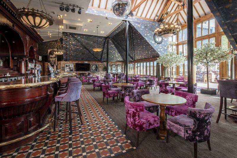 Old Thorns Hotel, Golf and Country Estate - Bar