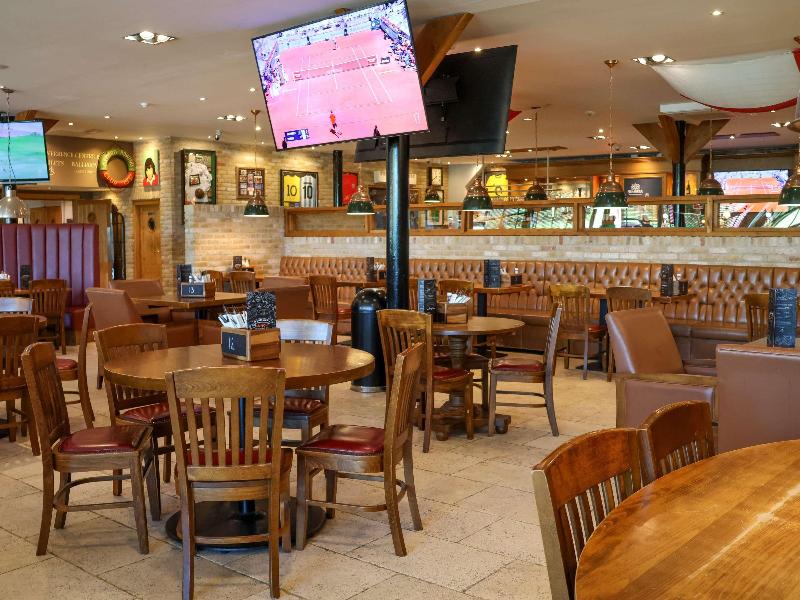 Old Thorns Hotel, Golf and Country Estate - Bar