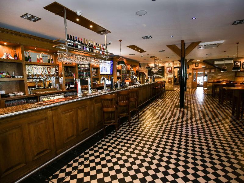 Old Thorns Hotel, Golf and Country Estate - Bar