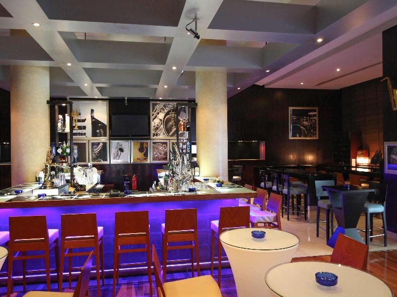 Novotel Dünya Ticaret Merkezi Dubai - Bar