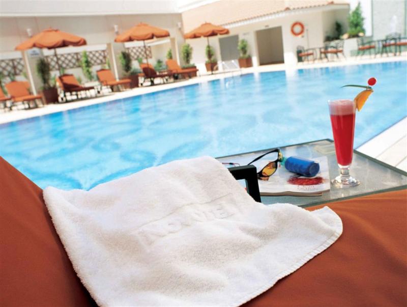 Novotel Dünya Ticaret Merkezi Dubai - Havuz