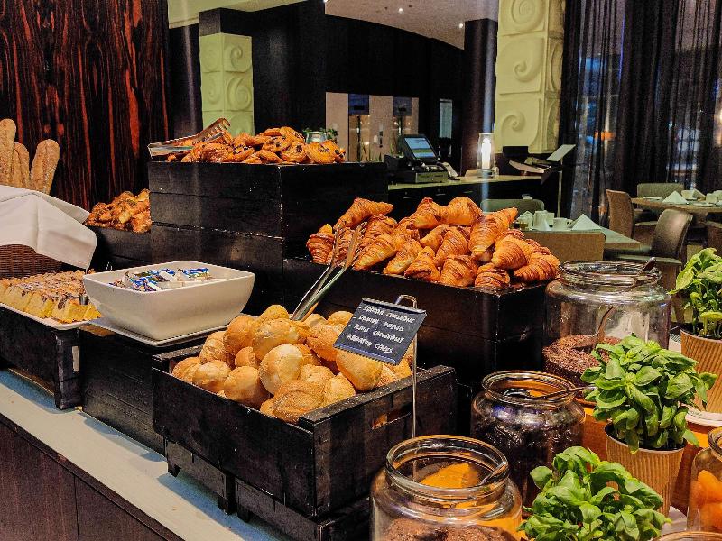 Novotel Dünya Ticaret Merkezi Dubai - Restoran