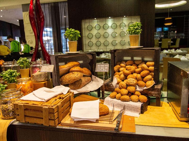 Novotel Dünya Ticaret Merkezi Dubai - Restoran