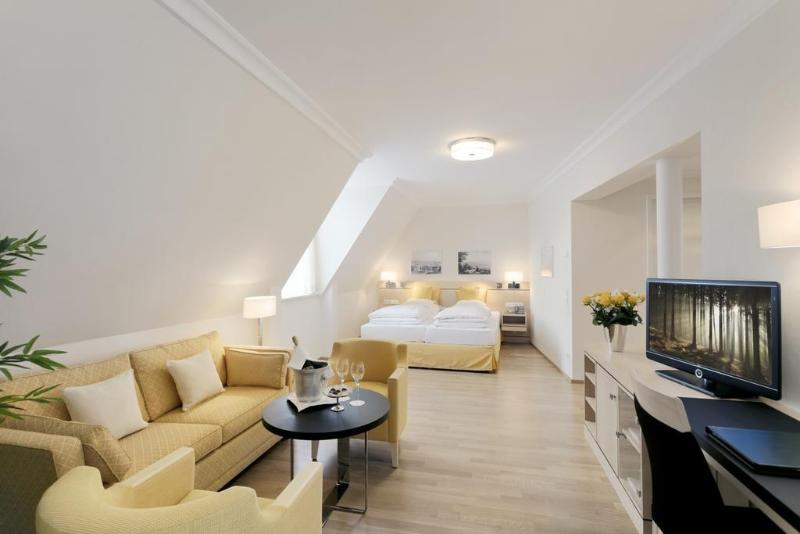 Bayerischer Hof - Genel