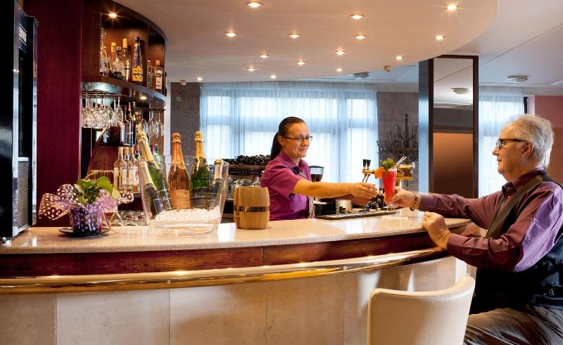 Chateau Monty SPA Resort - Bar