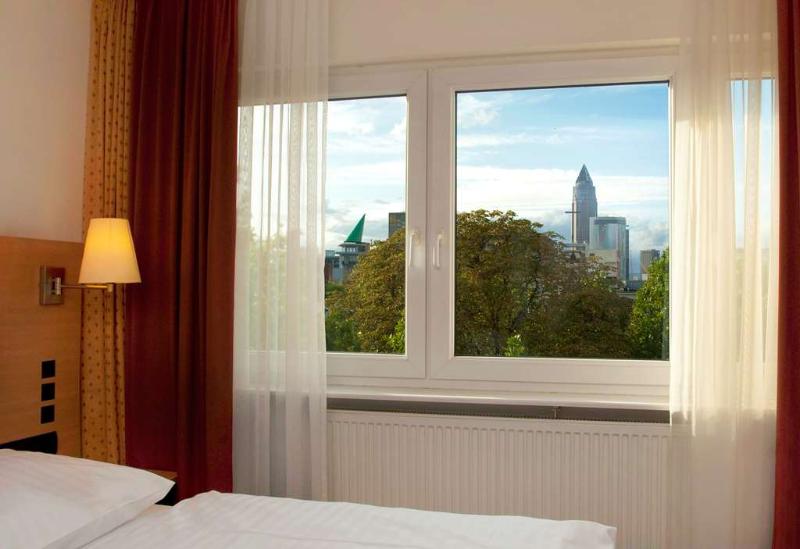Favored Hotel Plaza - Oda