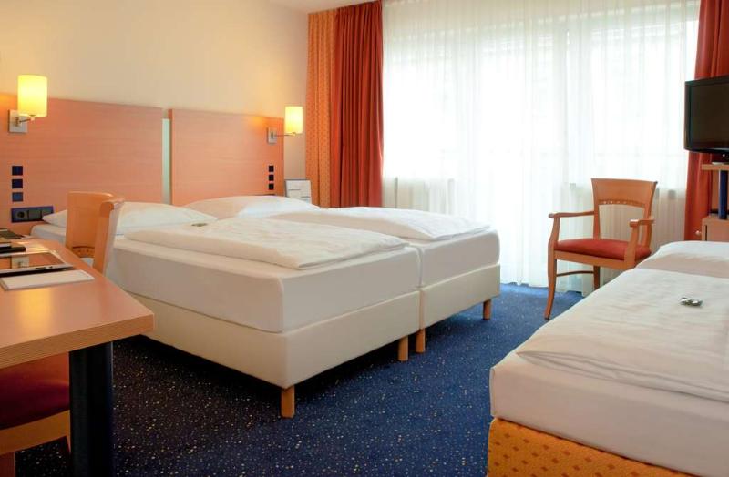 Favored Hotel Plaza - Oda