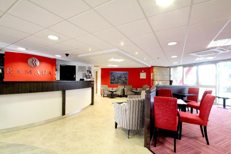 Days Inn London Stansted Airport - Bar
